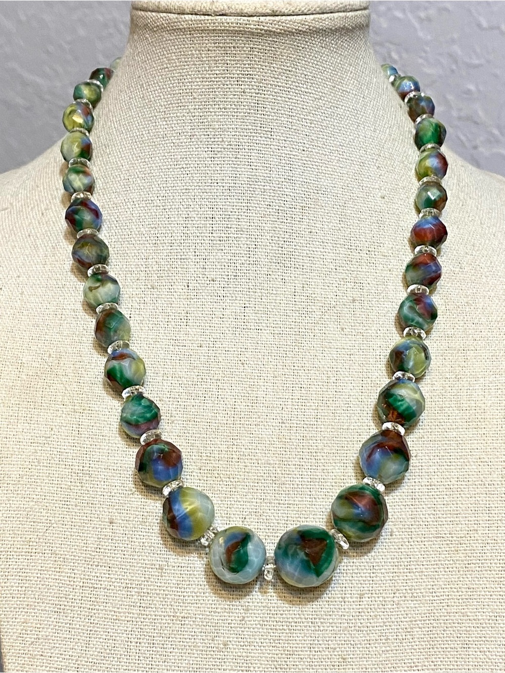 Vintage Marbled Glass Graduated Necklace - Picture 2 of 12
